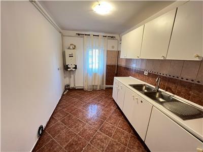 Apartament 3 camere, parter, zona  Spitalul Militar