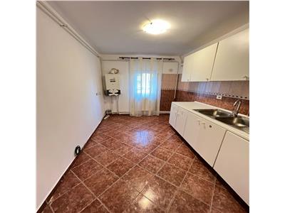 Apartament 3 camere, parter, zona  Spitalul Militar
