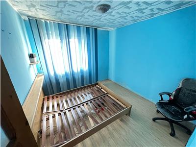 Apartament 3 camere, etaj 4 cu acoperis, zona Sud 47mp