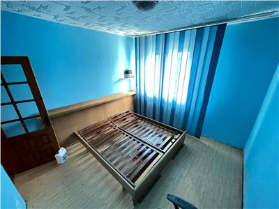 Apartament 3 camere, etaj 4 cu acoperis, zona Sud 47mp