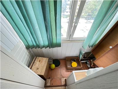 Apartament 3 camere, etaj 4 cu acoperis, zona Sud 47mp
