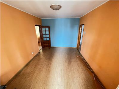 Apartament 3 camere, etaj 4 cu acoperis, zona Sud 47mp