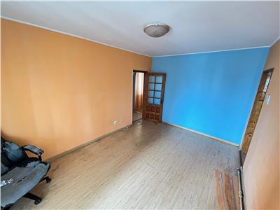 Apartament 3 camere, etaj 4 cu acoperis, zona Sud 47mp
