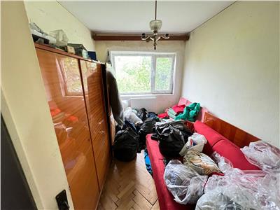 Apartament 3 camere, etaj 4/4 , zona Primarie
