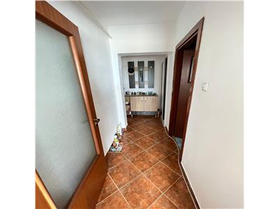 Apartament 2 camere , 62mp, zona Comisia Centrala , etaj 3