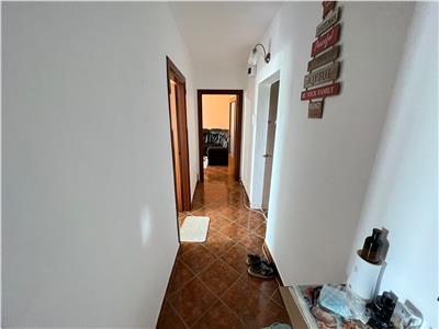 Apartament 2 camere , 62mp, zona Comisia Centrala , etaj 3