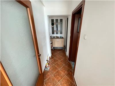 Apartament 2 camere , 62mp, zona Comisia Centrala , etaj 3