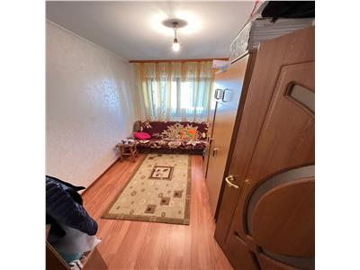 Apartament 3 camere, etaj 10 cu acoperis , zona Centrala