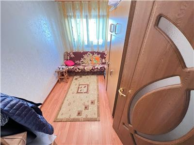 Apartament 3 camere, etaj 10 cu acoperis , zona Centrala
