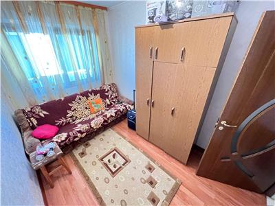 Apartament 3 camere, etaj 10 cu acoperis , zona Centrala