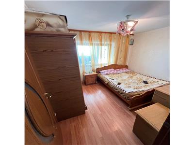 Apartament 3 camere, etaj 10 cu acoperis , zona Centrala