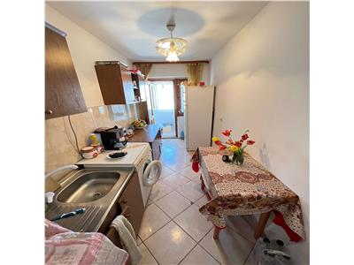 Apartament 3 camere, etaj 10 cu acoperis , zona Centrala
