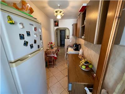 Apartament 3 camere, etaj 10 cu acoperis , zona Centrala
