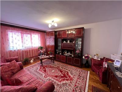Apartament 4 camere, zona Primariei , etaj 3, 76mp