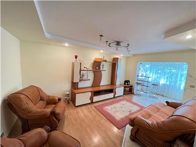Apartament 3 camere, renovat si mobilat complet, etaj 2