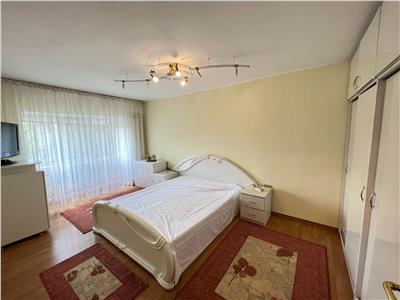 Apartament 3 camere, renovat si mobilat complet, etaj 2