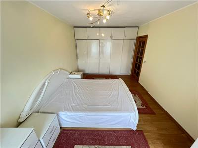 Apartament 3 camere, renovat si mobilat complet, etaj 2