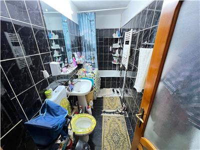 Apartament 2 camere, etaj 4 cu acoperis, zona Stefan cel Mare