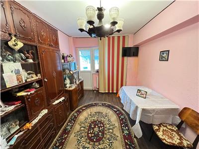 Apartament 3 camere, etaj 1, zona ultracentral  Bld Unirii