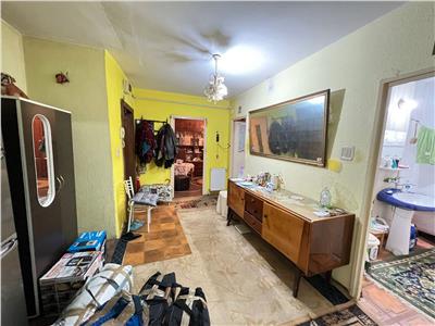 Apartament 3 camere, etaj 1, zona ultracentral  Bld Unirii