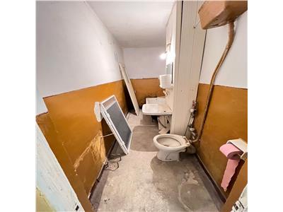 Apartament 2 camere, etaj 4 cu acoperis (mansarda) Scoala 3