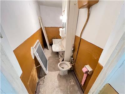 Apartament 2 camere, etaj 4 cu acoperis (mansarda) Scoala 3