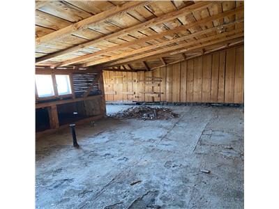 Apartament 2 camere, etaj 4 cu acoperis (mansarda) Scoala 3