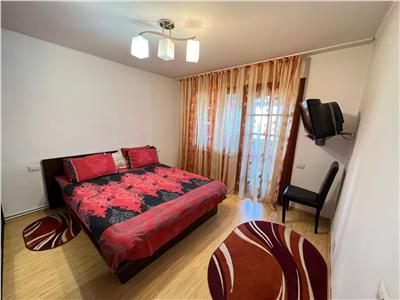 Apartament 3 camere, zona Teatru, etaj 3 , renovat si mobilat complet