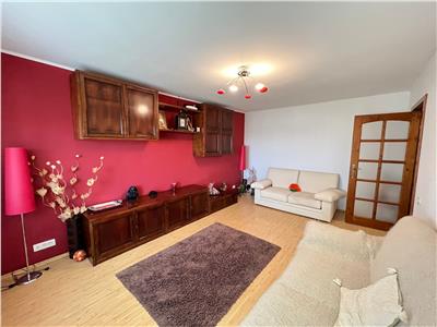 Apartament 3 camere, zona Teatru, etaj 3 , renovat si mobilat complet