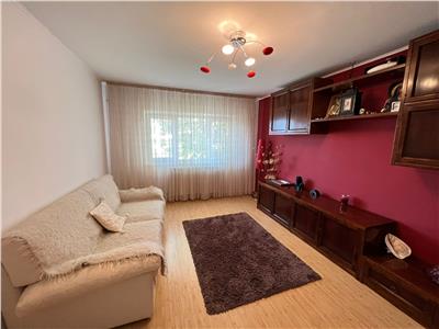 Apartament 3 camere, zona Teatru, etaj 3 , renovat si mobilat complet