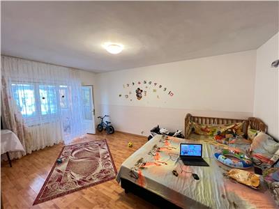 Apartament 2 camere, 60mp, etaj 3/3 cu acoperis, zona 2 Stejari