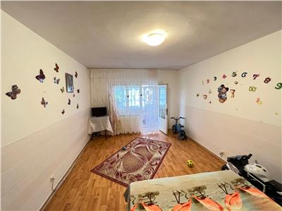 Apartament 2 camere, 60mp, etaj 3/3 cu acoperis, zona 2 Stejari