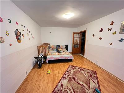 Apartament 2 camere, 60mp, etaj 3/3 cu acoperis, zona 2 Stejari