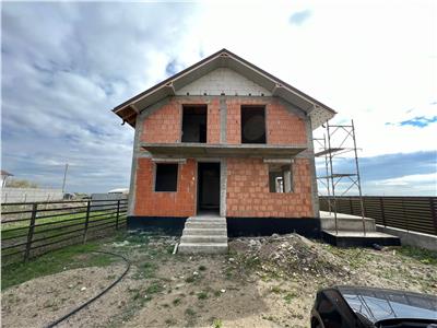 Casa P+M la rosu de vanzare in zona Fan Curier