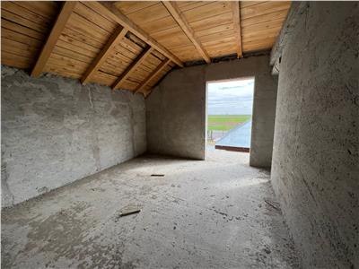 Casa P+M la rosu de vanzare in zona Fan Curier
