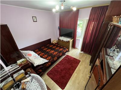 Apartament 3 camere,etaj 2, zona 2 Stejari