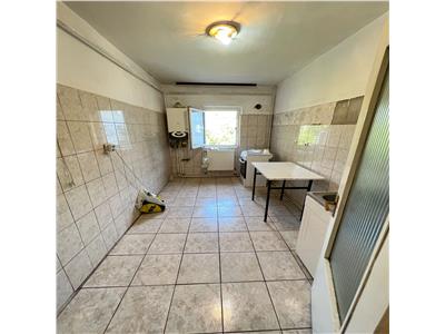 Apartament 3 camere,etaj 3, CT, izolat, zona  Pompieri