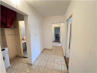Apartament 3 camere,etaj 3, CT, izolat, zona  Pompieri