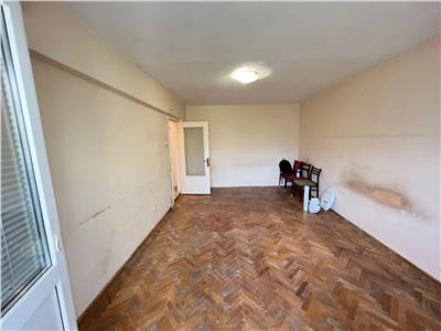 Apartament 3 camere,etaj 3, CT, izolat, zona  Pompieri
