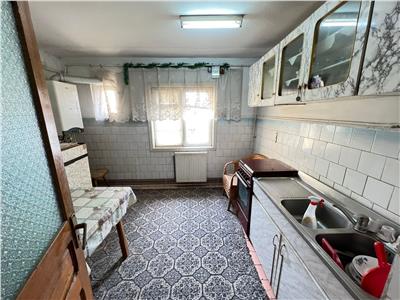 Apartament super spatios 4 camere, zona Aviatori sud etaj 3