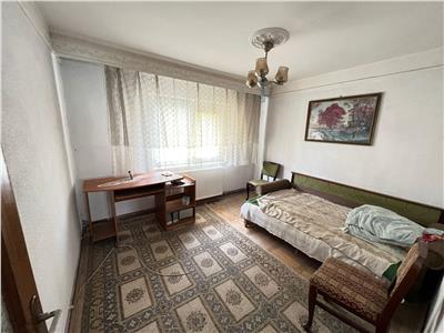 Apartament super spatios 4 camere, zona Aviatori sud etaj 3