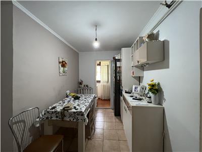 Apartament 3 camere, etaj 3, zona Plevnei, predare imediata