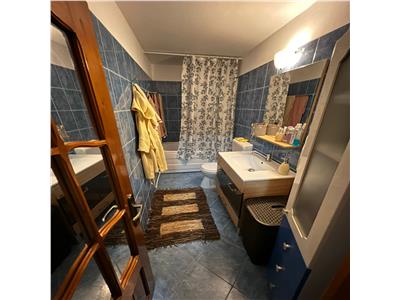 Apartament 2 camere, etaj 3 cu acoperis zona Kaufland