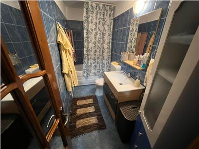 Apartament 2 camere, etaj 3 cu acoperis zona Kaufland