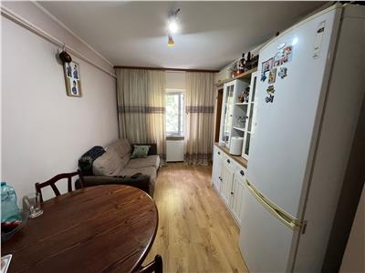 Apartament 2 camere, etaj 3 cu acoperis zona Kaufland