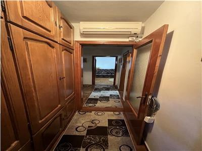 Apartament 3 camere,mobilat,Centrala+AC, etaj 3, zona Restaurant Urban