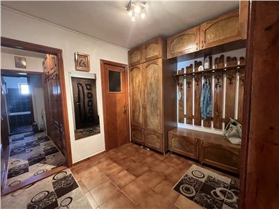 Apartament 3 camere,mobilat,Centrala+AC, etaj 3, zona Restaurant Urban