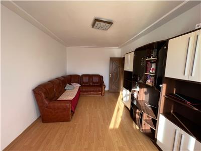 Apartament 2 zona Comisariat  Sala Polivalenta etaj 10 renovat