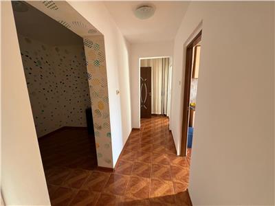 Apartament 2 zona Comisariat  Sala Polivalenta etaj 10 renovat
