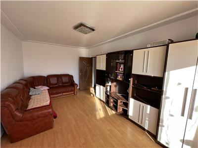 Apartament 2 zona Comisariat  Sala Polivalenta etaj 10 renovat